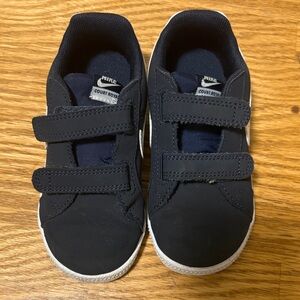 Kids Nike Velcro sneakers